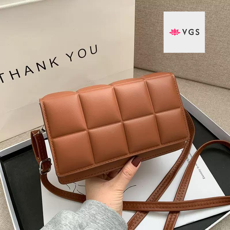 Trendy Padded Mini Shoulder Bag with Adjustable Strap VGS-0F0F04