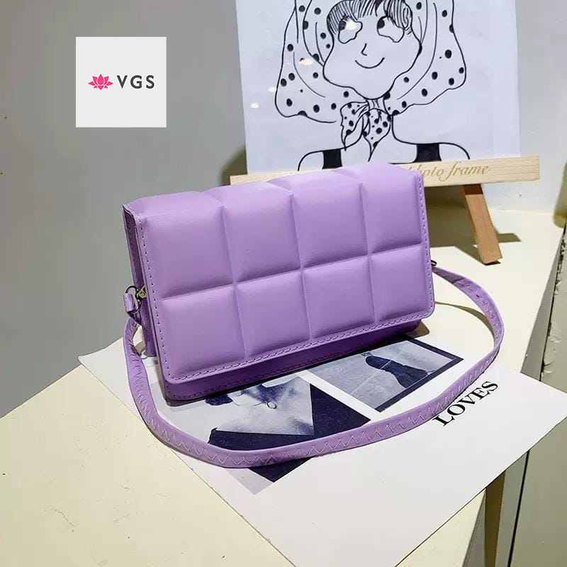 Trendy Padded Mini Shoulder Bag with Adjustable Strap VGS-0F0F04