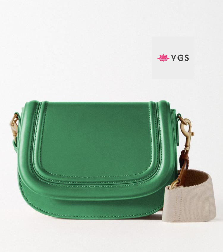 Classic Saddle Crossbody Bag with Gold Hardware VGS-0F0F05