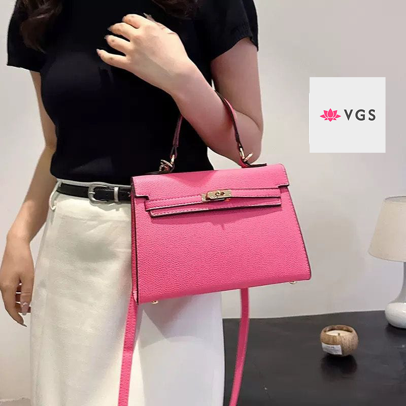 Kelly-Style Structured Handbag with Turn-Lock Closure and Crossbody Strap VGS-0H0D17
